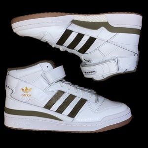 ⚪️Adidas forum 84 mid